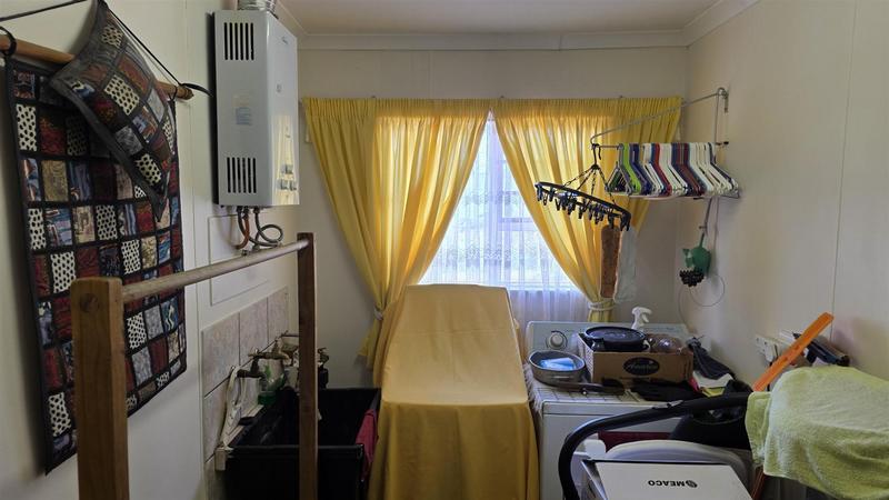 3 Bedroom Property for Sale in Fraaiuitsig Western Cape